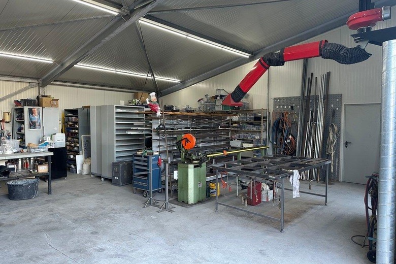 BedrijfsruimteaanHoofdstraat 91<br/> inZenderen