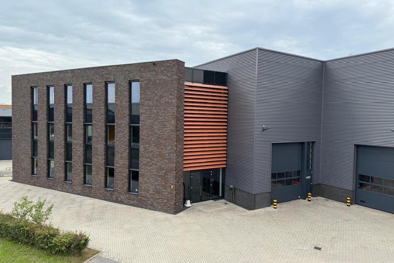 BedrijfsruimteaanDijkleger 24<br/> inVianen