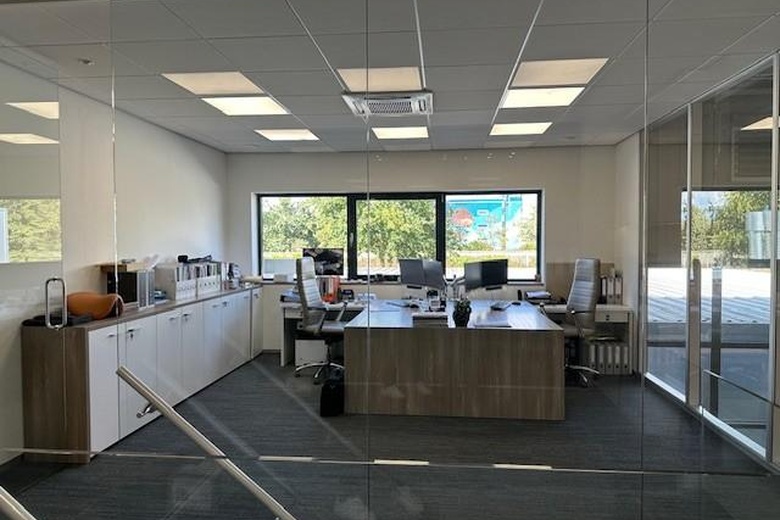 BedrijfsruimteaanRooseindsestraat 19<br/> inHelmond BedrijfsruimteaanRooseindsestraat 19<br/> inHelmond