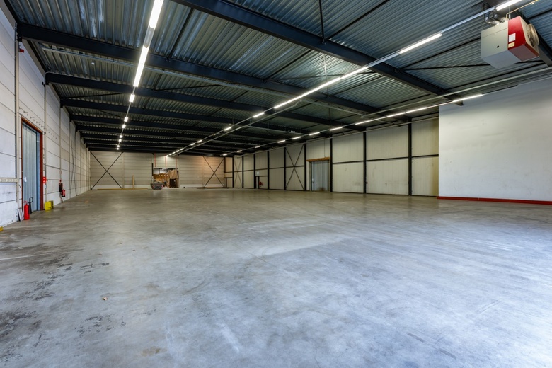 BedrijfsruimteaanCentrale Markt 7<br/> inZwaagdijk-Oost BedrijfsruimteaanCentrale Markt 7<br/> inZwaagdijk-Oost