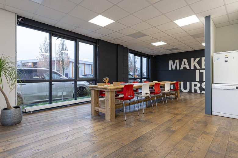 BedrijfsruimteaanCoenecoop 3 B 5<br/> inWaddinxveen