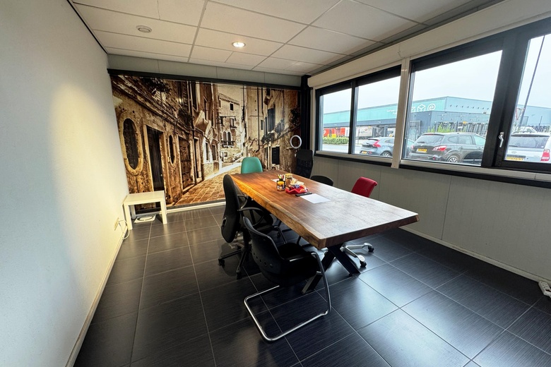 BedrijfsruimteaanKleine Steng 3<br/> inWestzaan