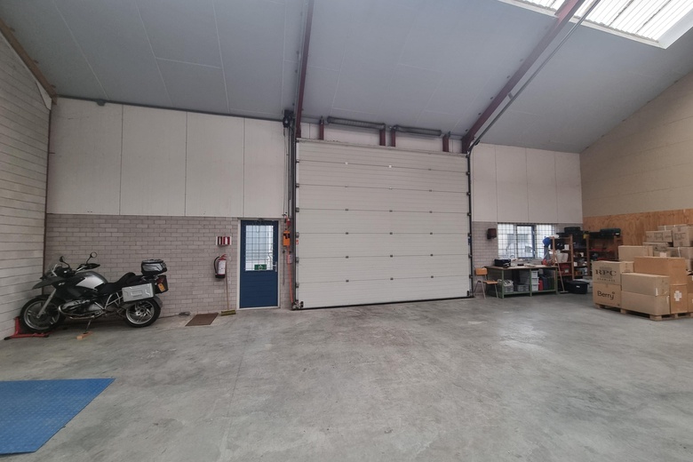 BedrijfsruimteaanIndustrieweg 21 a<br/> inVuren