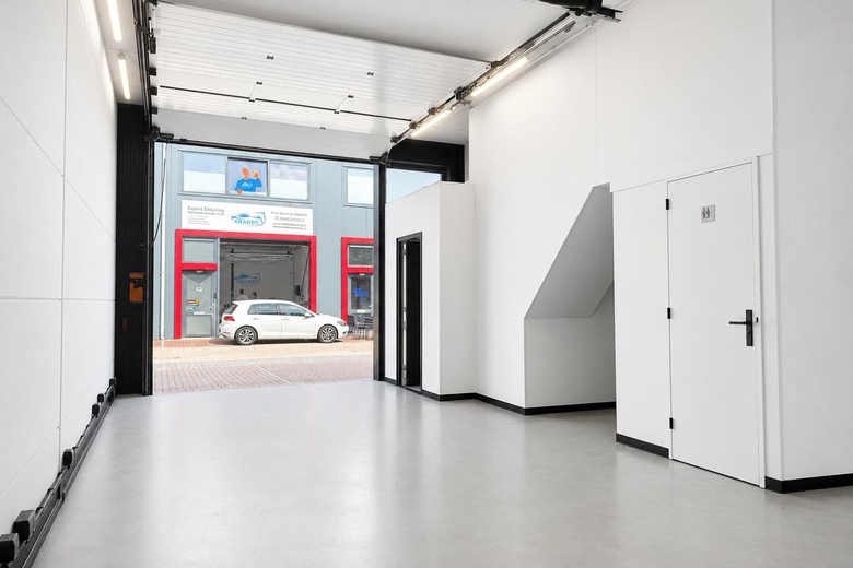 BedrijfsruimteaanSteenbakkerij 60<br/> inNieuwerkerk aan den IJssel