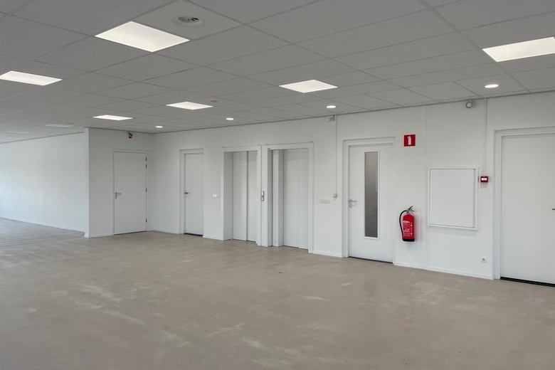 KantoorruimteaanKarel Doormanweg 27 A<br/> inSchiedam KantoorruimteaanKarel Doormanweg 27 A<br/> inSchiedam