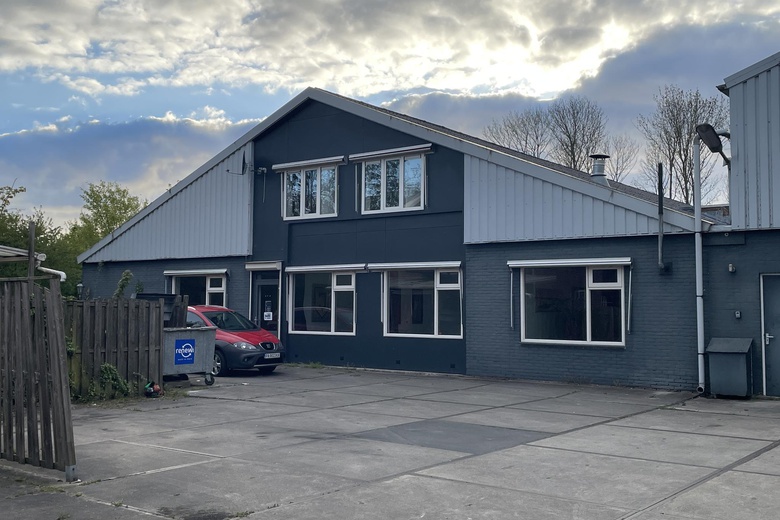 BedrijfsruimteaanIndustrieweg 84 - 86<br/> inSwifterbant BedrijfsruimteaanIndustrieweg 84 - 86<br/> inSwifterbant