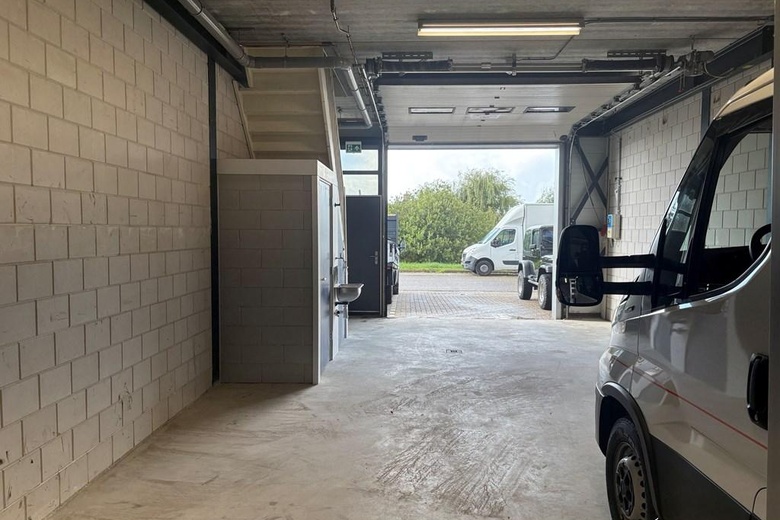 BedrijfsruimteaanVlotlaan 302<br/> inMonster BedrijfsruimteaanVlotlaan 302<br/> inMonster