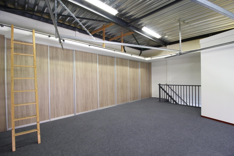 BedrijfsruimteaanDe Veldoven 2 B<br/> inHendrik-Ido-Ambacht BedrijfsruimteaanDe Veldoven 2 B<br/> inHendrik-Ido-Ambacht