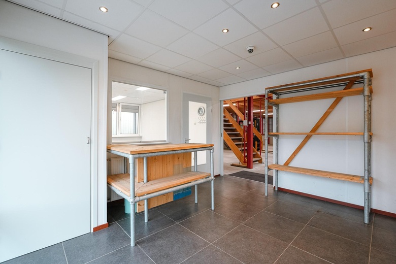 BedrijfsruimteaanDommelstraat 16<br/> inOss BedrijfsruimteaanDommelstraat 16<br/> inOss