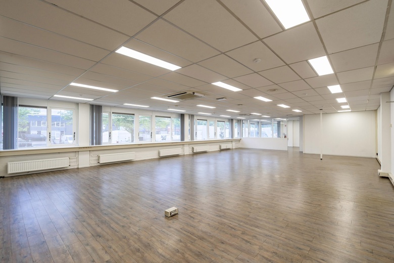 Bedrijfsruimteaan's-Gravelandseweg 379<br/> inSchiedam Bedrijfsruimteaan's-Gravelandseweg 379<br/> inSchiedam