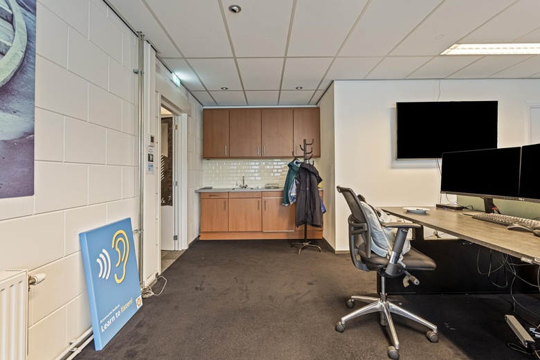 BedrijfsruimteaanTieleman en Drosweg 17<br/> inLeiden