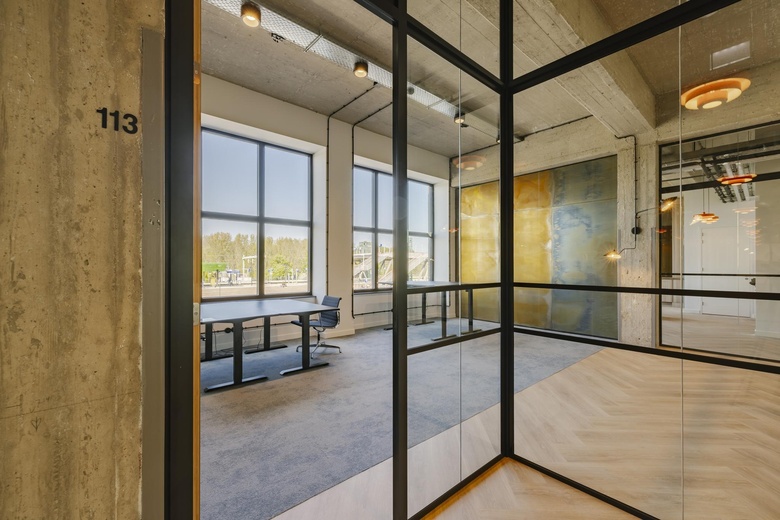 BedrijfsruimteaanHaarlemmerstraatweg 13<br/> inHalfweg