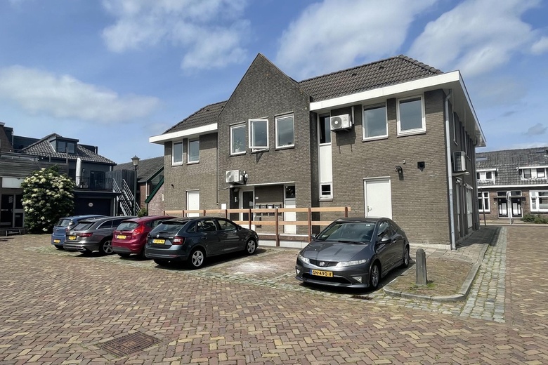 Bekijk foto Kantoorruimte aan de Kerklaan 100 in Nieuwerkerk aan den IJssel Bekijk foto Kantoorruimte aan de Kerklaan 100 in Nieuwerkerk aan den IJssel