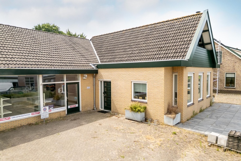 BedrijfsruimteaanMolendijk 11<br/> inRockanje