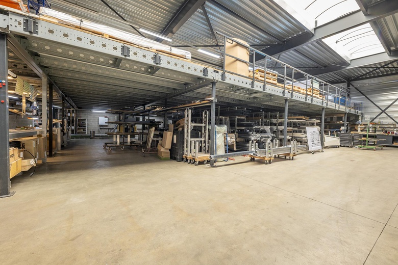 BedrijfsruimteaanNewtonweg 7<br/> inEcht BedrijfsruimteaanNewtonweg 7<br/> inEcht