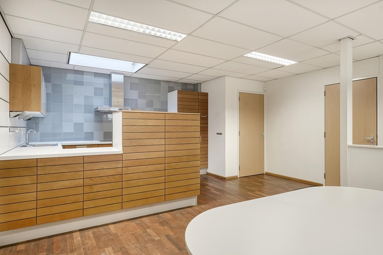 KantoorruimteaanLuzernestraat 37 A<br/> inNieuw-Vennep