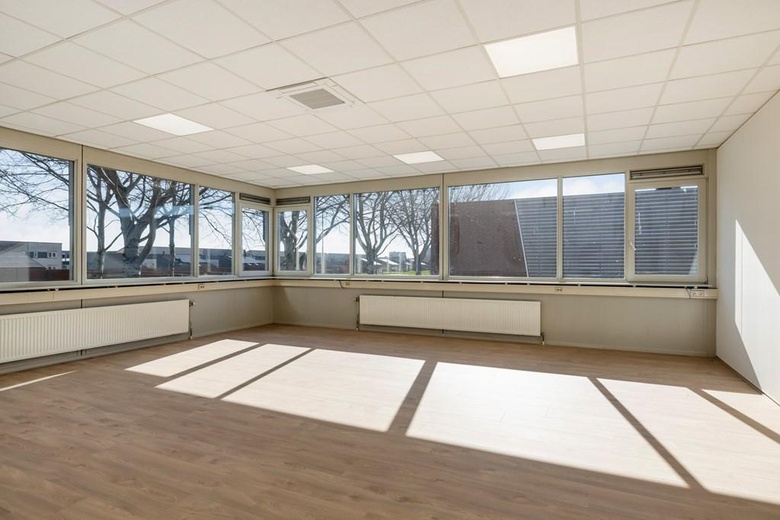 KantoorruimteaanJaap Bijzerweg 11<br/> inWoerden KantoorruimteaanJaap Bijzerweg 11<br/> inWoerden