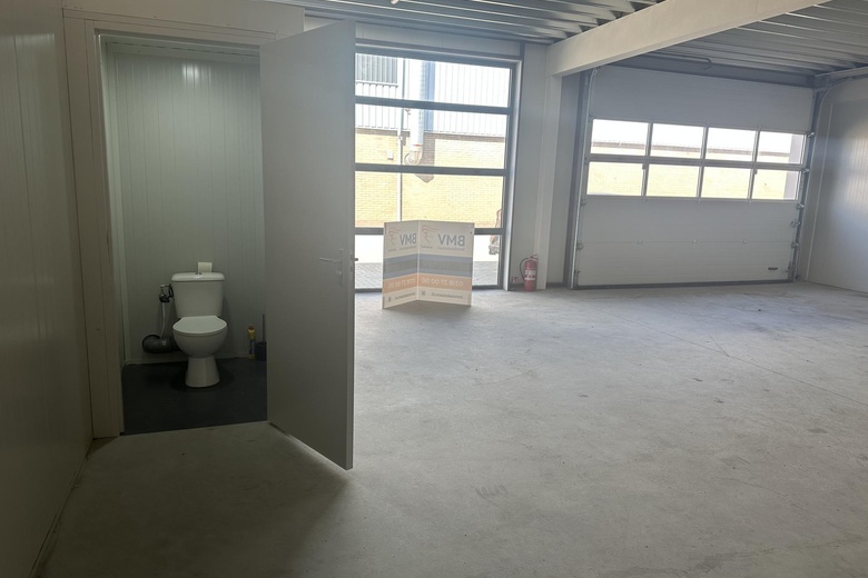 BedrijfsruimteaanLageweg 22 14<br/> inDreumel BedrijfsruimteaanLageweg 22 14<br/> inDreumel