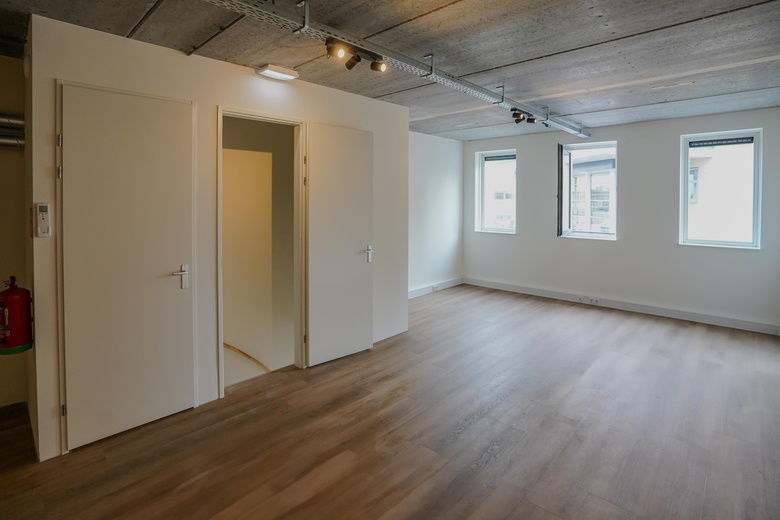 BedrijfsruimteaanNijverheidslaan 10 R<br/> inWeesp BedrijfsruimteaanNijverheidslaan 10 R<br/> inWeesp