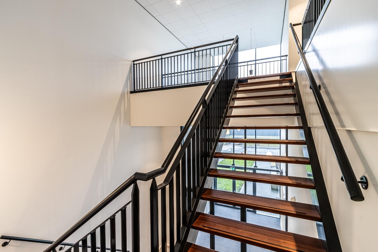 BedrijfsruimteaanTufsteen 3<br/> inHoofddorp BedrijfsruimteaanTufsteen 3<br/> inHoofddorp