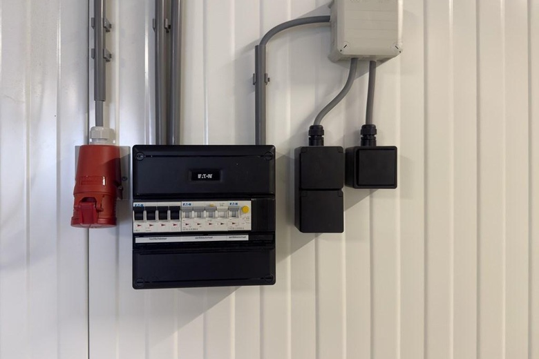 BedrijfsruimteaanIndustrieweg 69 78<br/> inBerkel en Rodenrijs