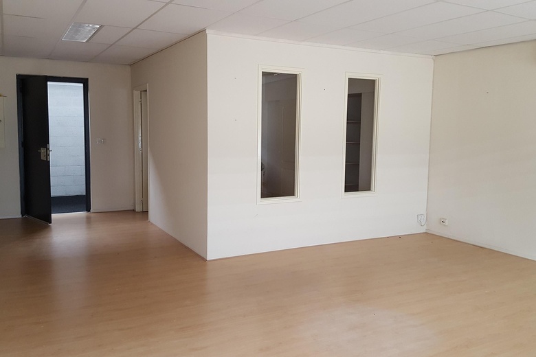 BedrijfsruimteaanJules Verneweg 15<br/> inEmmen