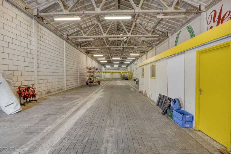 BedrijfsruimteaanJ.P. Broekhovenstraat 11<br/> inElburg BedrijfsruimteaanJ.P. Broekhovenstraat 11<br/> inElburg