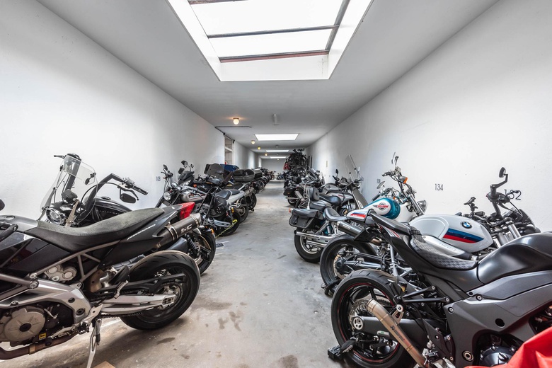 BedrijfsruimteaanBennebroekstraat 31 H<br/> inAmsterdam