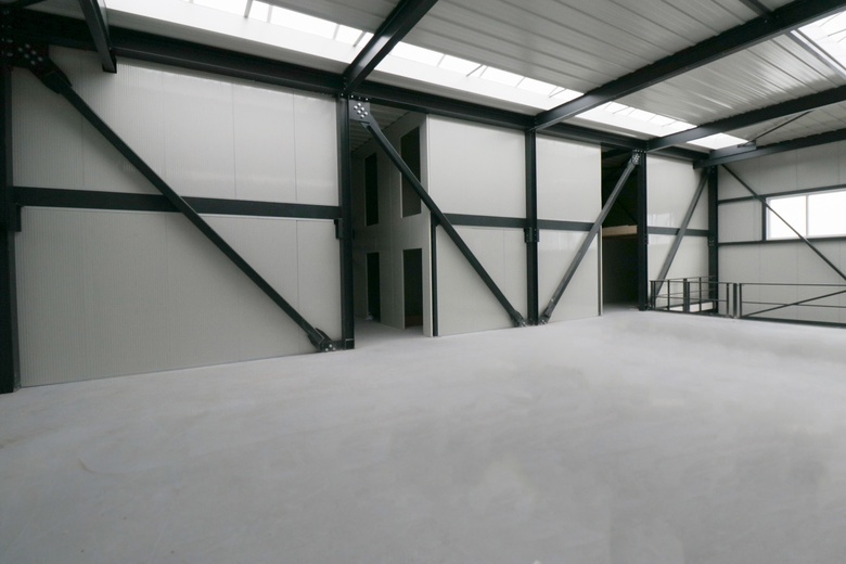 BedrijfsruimteaanParallelweg 1 a<br/> inSchelluinen