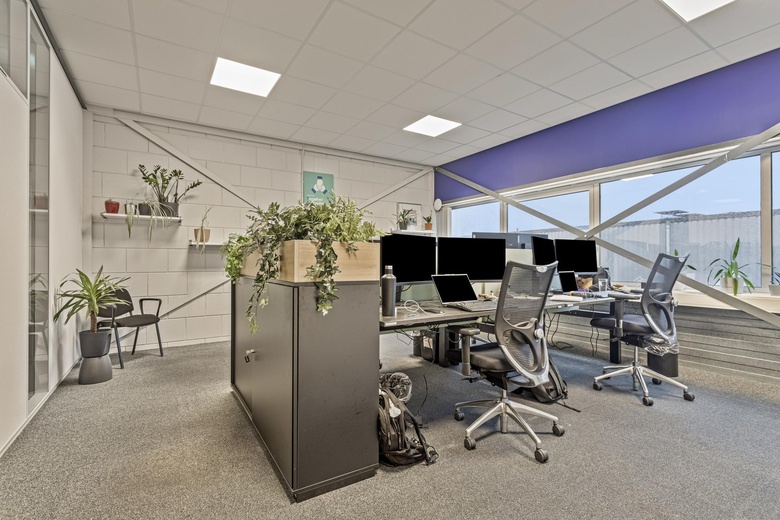 BedrijfsruimteaanTieleman en Drosweg 17<br/> inLeiden