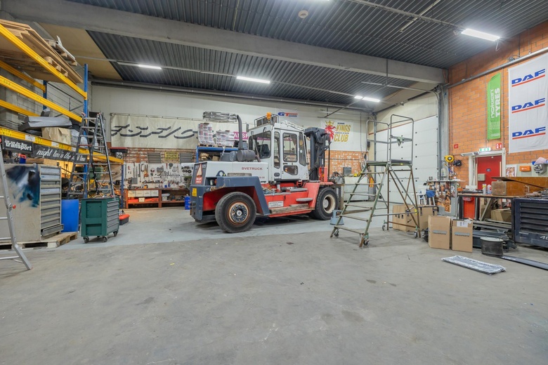 BedrijfsruimteaanProduktieweg 12<br/> inZoeterwoude BedrijfsruimteaanProduktieweg 12<br/> inZoeterwoude