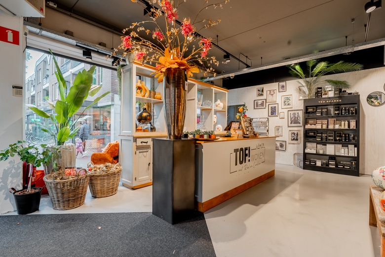 WinkelruimteaanAdmiraal Helfrichstraat 33<br/> inHardenberg WinkelruimteaanAdmiraal Helfrichstraat 33<br/> inHardenberg