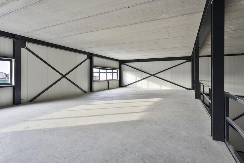 BedrijfsruimteaanKabelweg 25<br/> inRoelofarendsveen