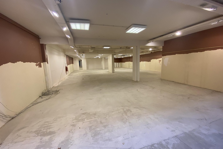 WinkelruimteaanPassage Molenpoort 33<br/> inNijmegen WinkelruimteaanPassage Molenpoort 33<br/> inNijmegen