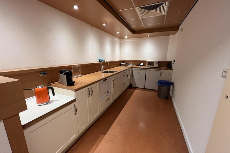 KantoorruimteaanArnhemseweg 12<br/> inBarendrecht