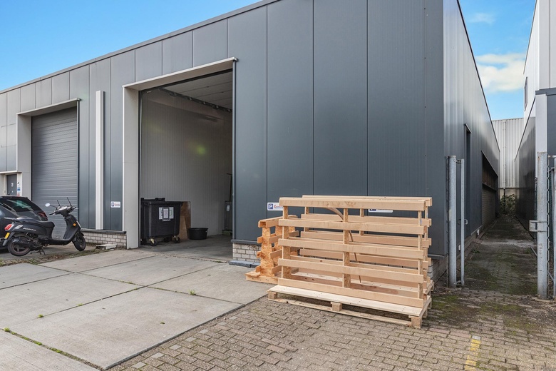 BedrijfsruimteaanZomerdijk 23<br/> inZaandam