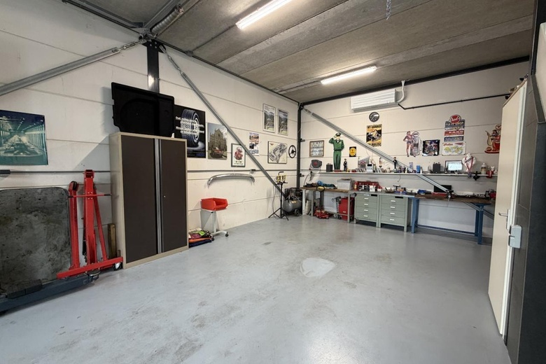 BedrijfsruimteaanNewtonstraat 25<br/> inZoetermeer