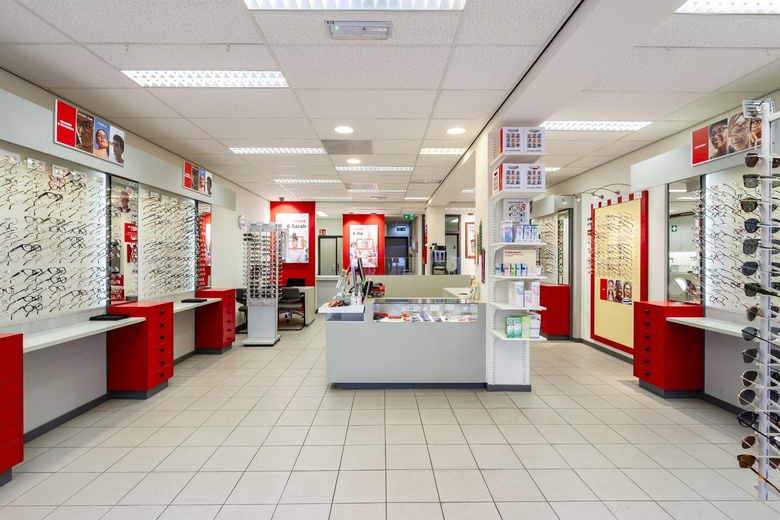 WinkelruimteaanLindenlaan 18 a<br/> inHuizen WinkelruimteaanLindenlaan 18 a<br/> inHuizen