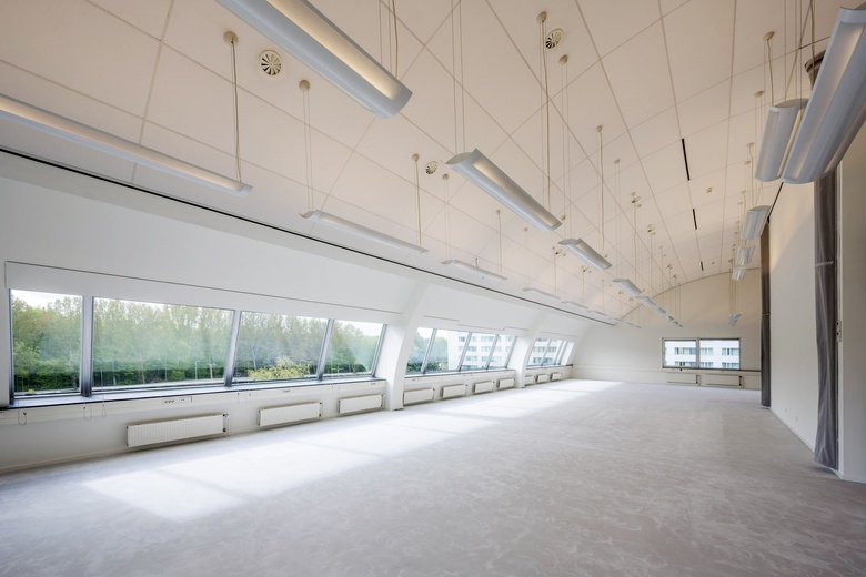 KantoorruimteaanStationsplein-ZW 981<br/> inSchiphol KantoorruimteaanStationsplein-ZW 981<br/> inSchiphol