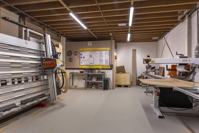 WinkelruimteaanHeesweg 17<br/> inRaalte WinkelruimteaanHeesweg 17<br/> inRaalte