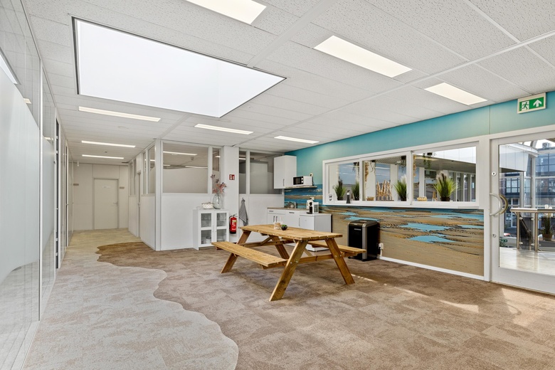 KantoorruimteaanCurieweg 5<br/> inSpijkenisse KantoorruimteaanCurieweg 5<br/> inSpijkenisse