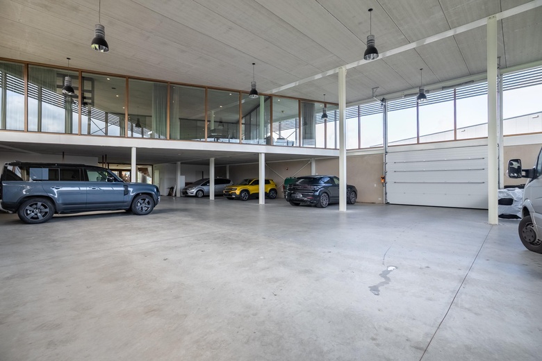 BedrijfsruimteaanRientjesoven 20<br/> inBorne BedrijfsruimteaanRientjesoven 20<br/> inBorne