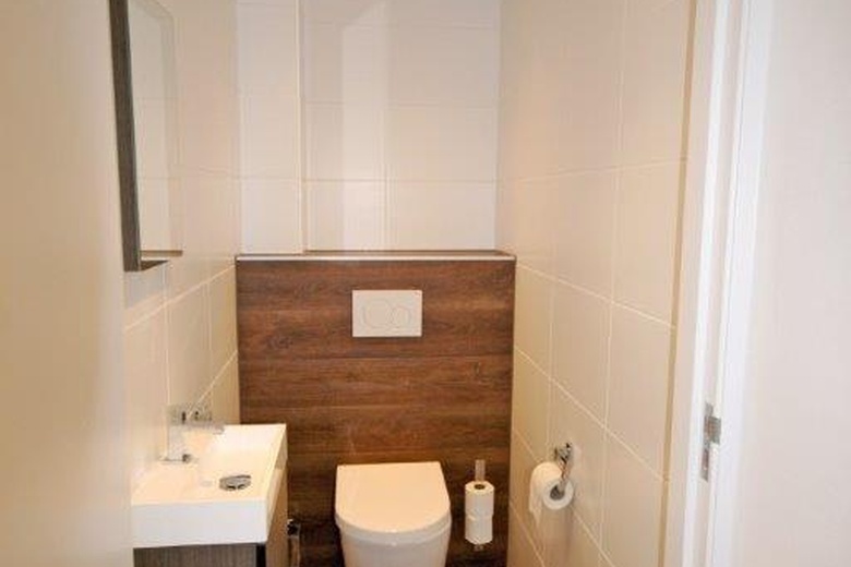 BedrijfsruimteaanAmbachtsweg 9<br/> inElst