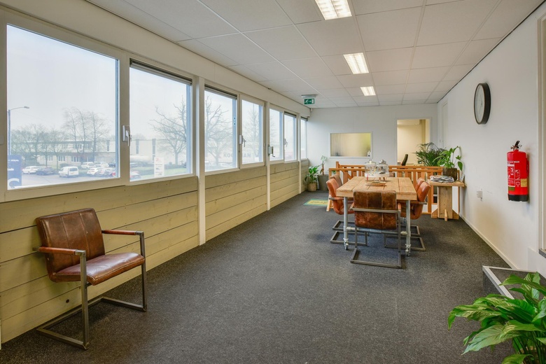 BedrijfsruimteaanMercuriusweg 11<br/> inBarneveld BedrijfsruimteaanMercuriusweg 11<br/> inBarneveld