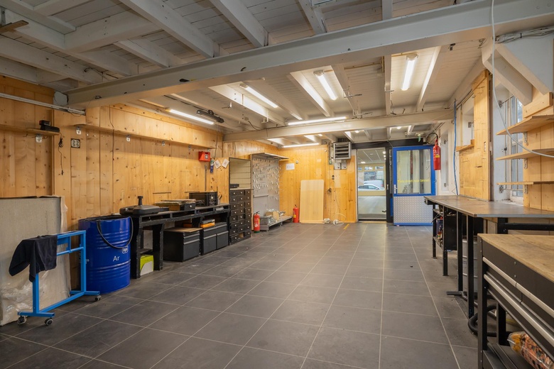 WinkelruimteaanHoofdstraat 144<br/> inSassenheim