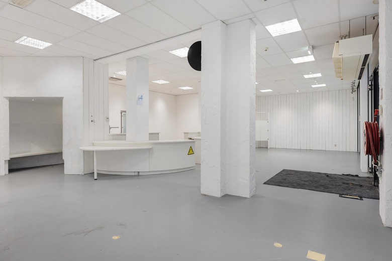 WinkelruimteaanWinkelcentrum De Schoof 21<br/> inHendrik-Ido-Ambacht WinkelruimteaanWinkelcentrum De Schoof 21<br/> inHendrik-Ido-Ambacht