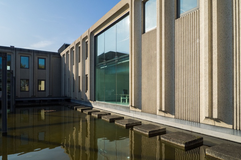 KantoorruimteaanElzenkade 1<br/> inHouten