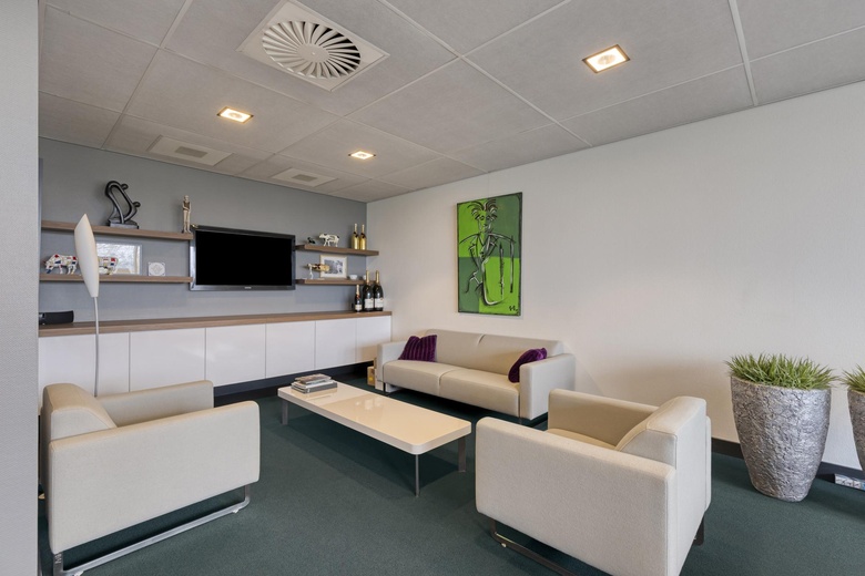 BedrijfsruimteaanGompenstraat 23<br/> inWaalwijk