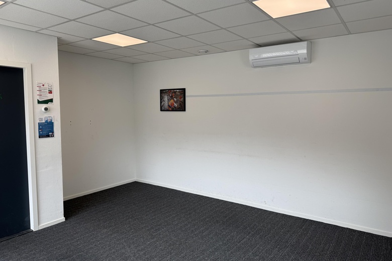 BedrijfsruimteaanZeemanstraat 53<br/> inBarendrecht BedrijfsruimteaanZeemanstraat 53<br/> inBarendrecht
