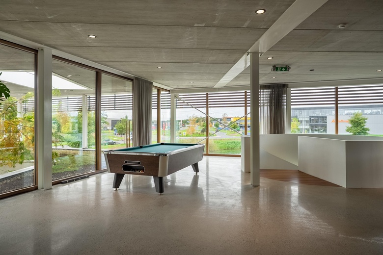 BedrijfsruimteaanRientjesoven 20<br/> inBorne BedrijfsruimteaanRientjesoven 20<br/> inBorne